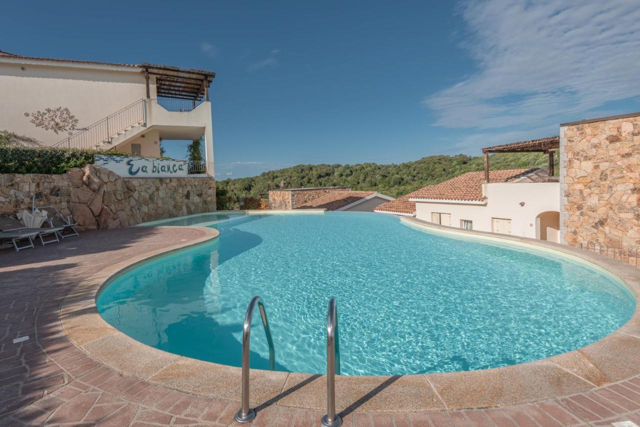 Residence Ea Bianca Байя Сардиния Экстерьер фото